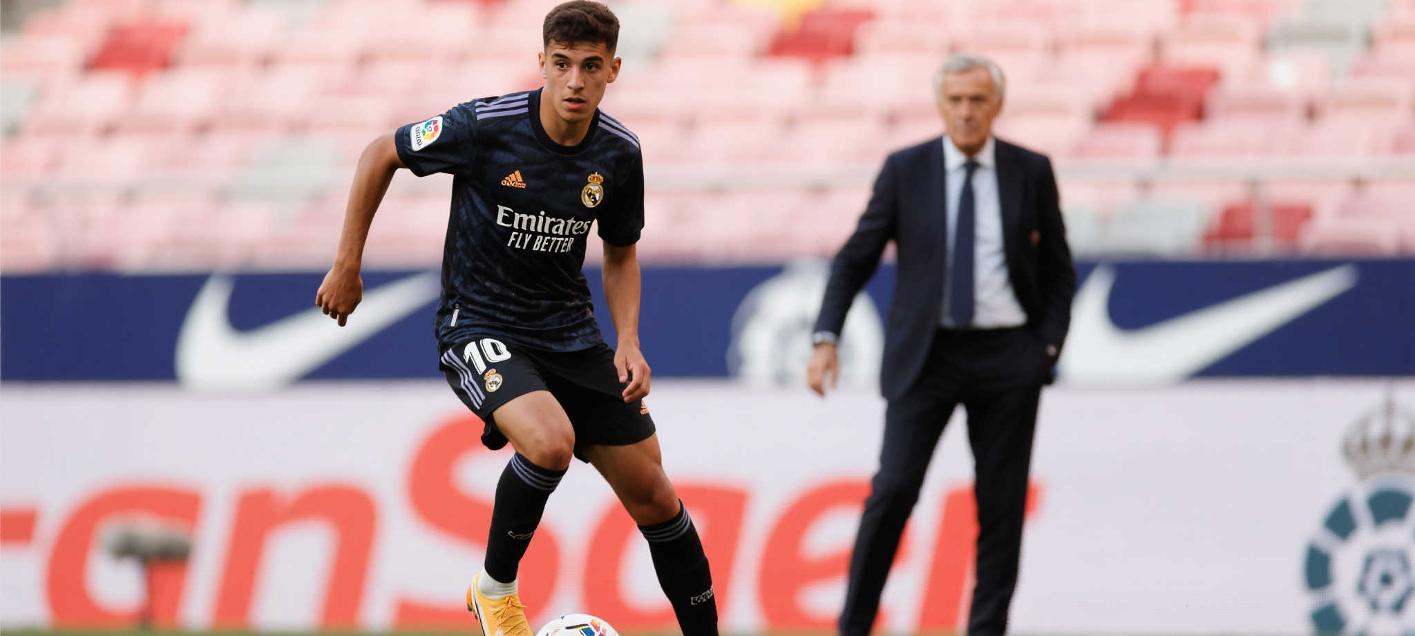 九游娱乐服务中心